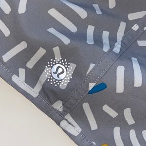 Lululemon Tracker Short III in Grey/White with Multicolored Squiggle Confetti
